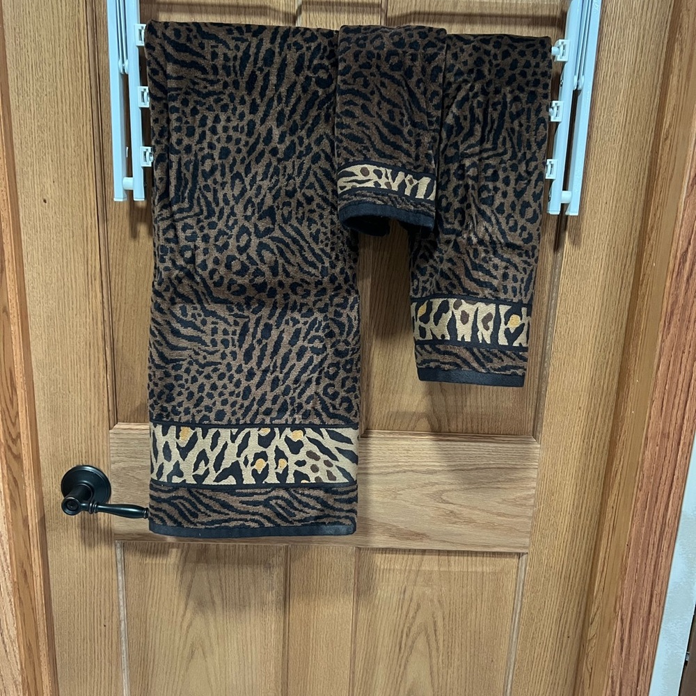 Leopard Print Bath Towel Set